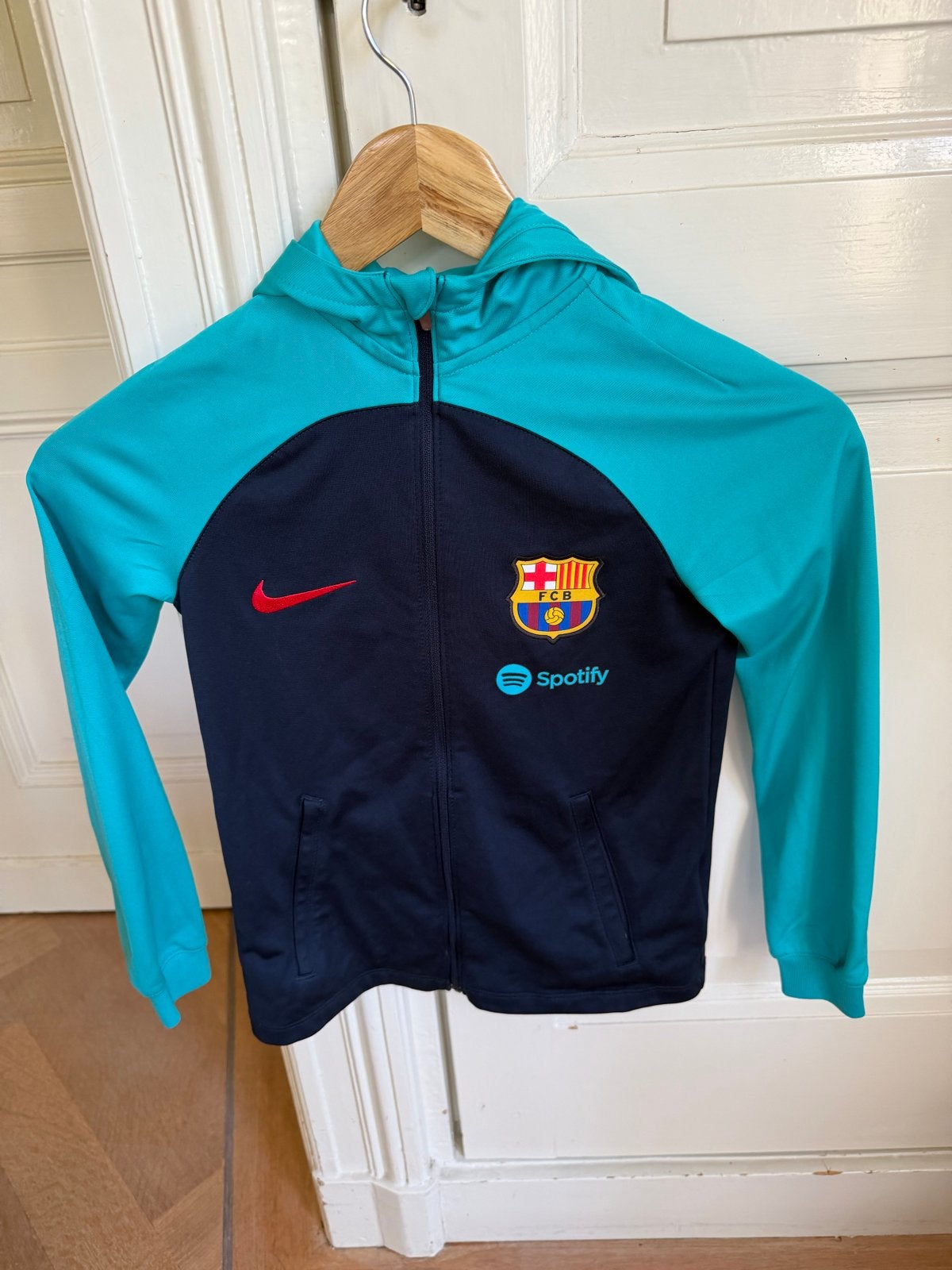 FC Barcelona Nike Trainingsjack - Maat XS (122-128 cm), Ophalen of Verzenden, Zo goed als nieuw, Jongen of Meisje
