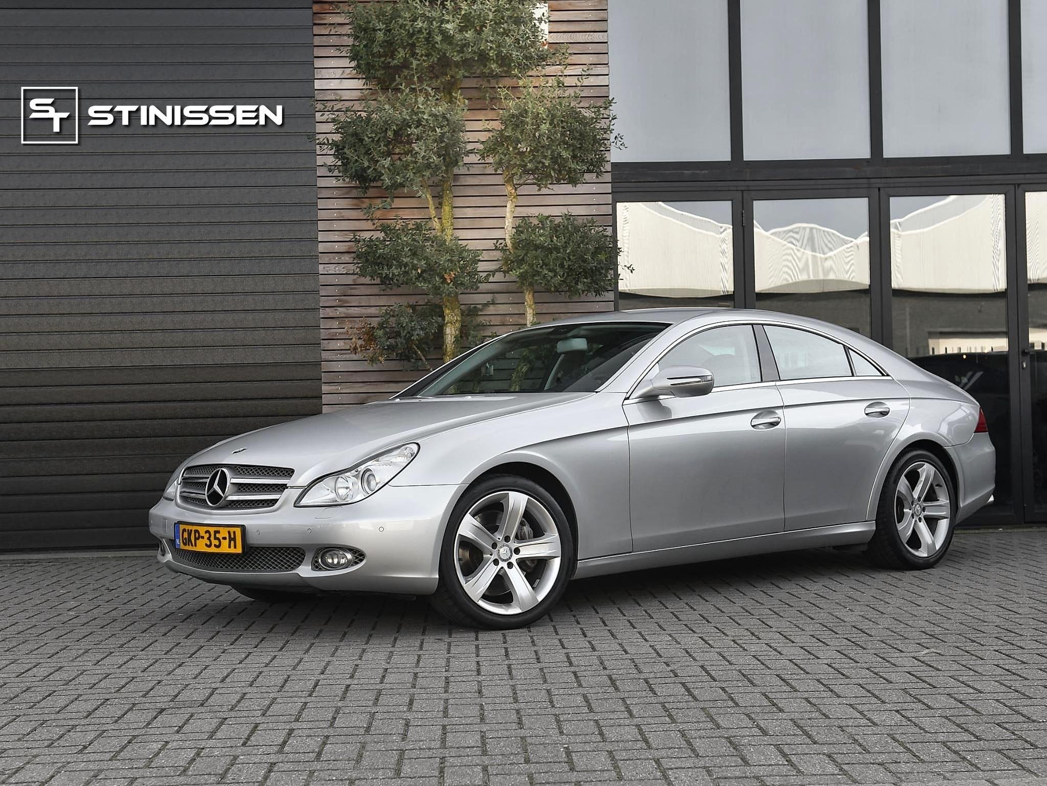 Mercedes-Benz CLS-klasse 500 Nette auto Leer Clima Cruise We, Auto's, Mercedes-Benz, Automaat, Achterwielaandrijving, Gebruikt
