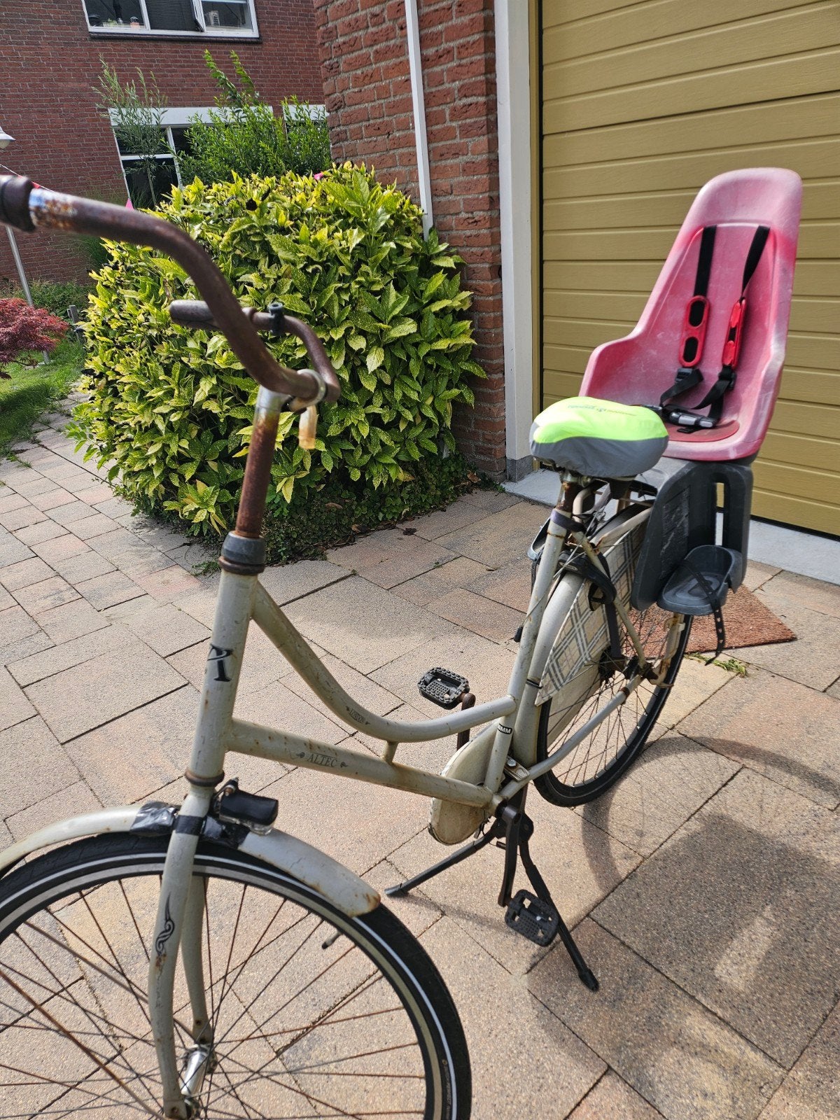 Oma fiets met kinderstoeltje, Fietsen en Brommers, Fietsen | Dames | Damesfietsen, Ophalen, Gebruikt, Overige merken