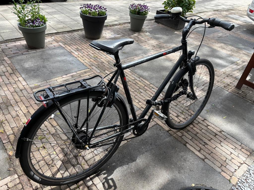 Zwarte sportieve herenfiets met bagagedrager, Gebruikt, Velgrem, Versnellingen, 53 tot 57 cm
