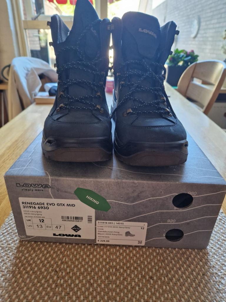 Wandelschoenen van Lowa, Lowa, Blauw, Ophalen of Verzenden, Zo goed als nieuw