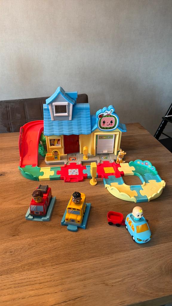 Vtech toet toet auto’s Coco Melon familie huis, Ophalen, Zo goed als nieuw, Jongen of Meisje