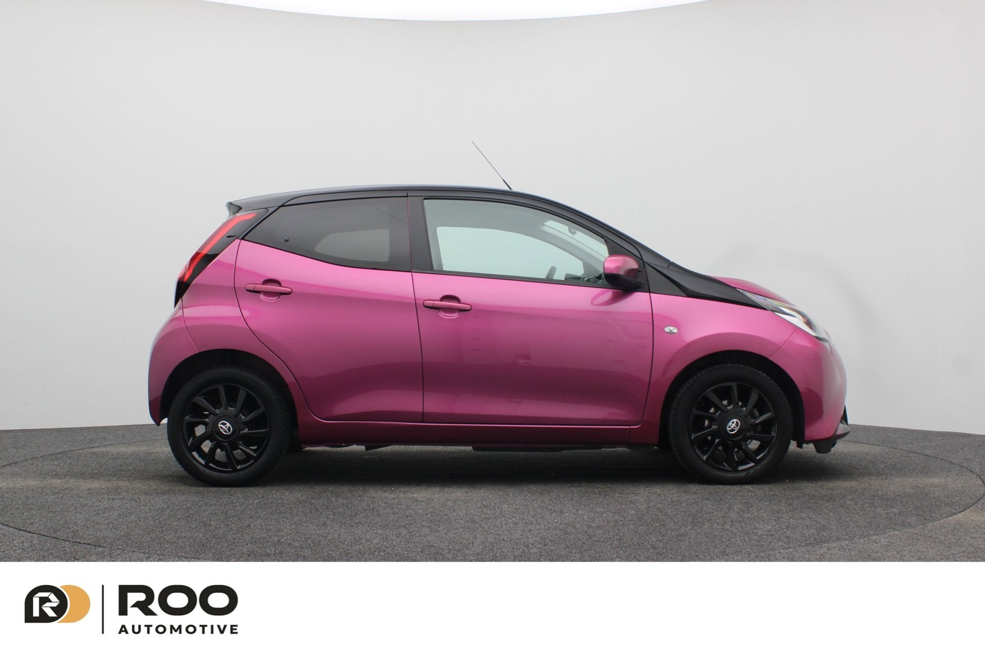 Toyota Aygo 1.0 VVT-i x-clusiv CAMERA, CARPLAY, APK + SERVIC, Voorwielaandrijving, Dealer onderhouden, Gebruikt, Euro 6
