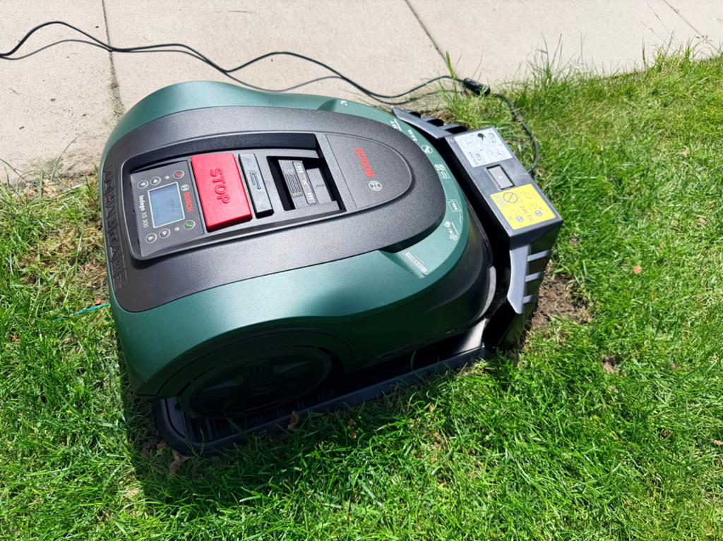 Bosch indego XS300 robotmaaier, Ophalen, Zo goed als nieuw, Minder dan 20 cm, Bosch