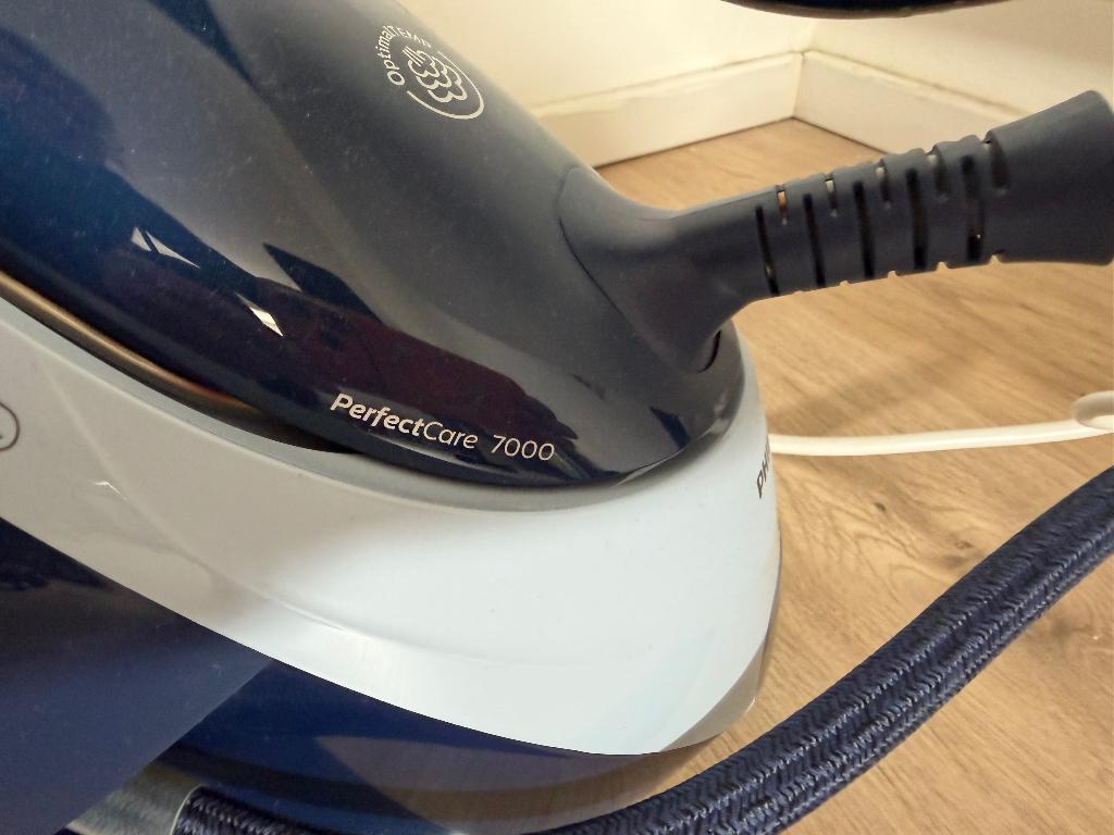 Philips PerfectCare 7000 Series Stoomgenerator - 2100 W, Witgoed en Apparatuur, Strijkijzers en Strijkplanken, Ophalen, Zo goed als nieuw
