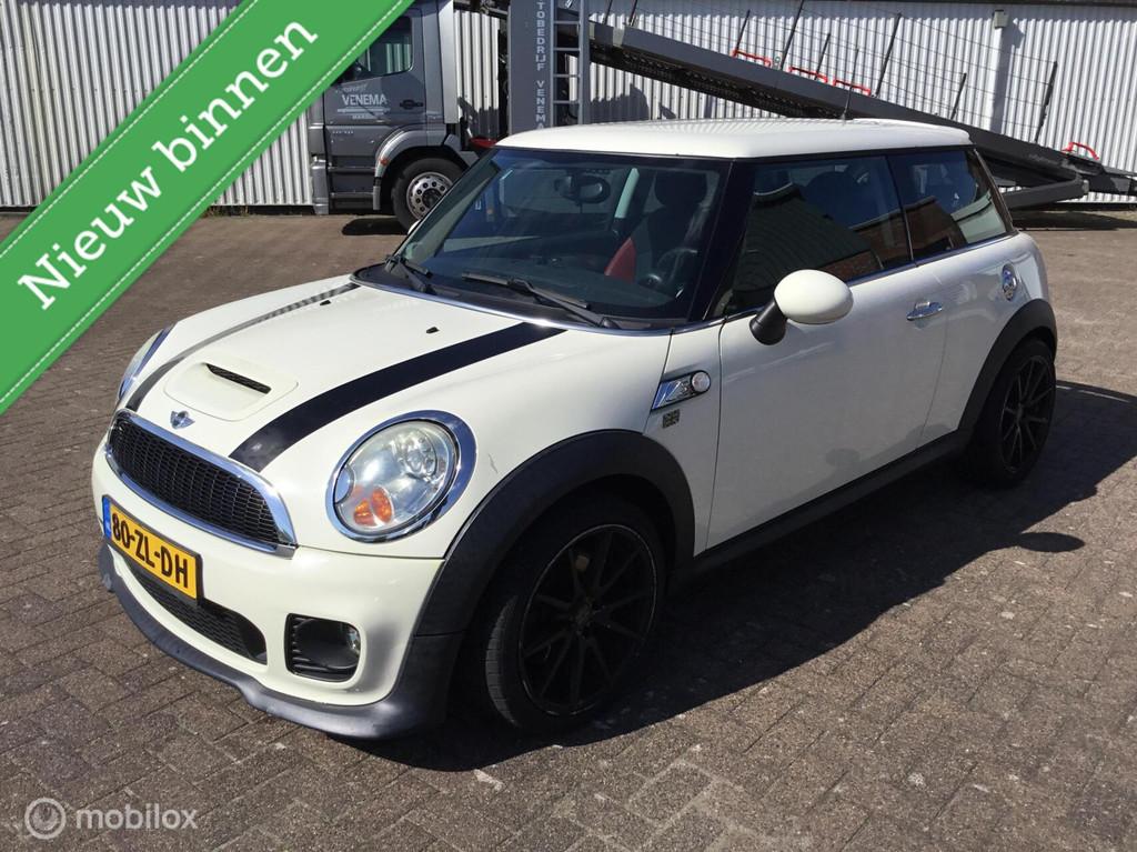 Mini Mini 1.6 Cooper S loopt goed koppeling hoog!, Voorwielaandrijving, Stof, Gebruikt, Zwart