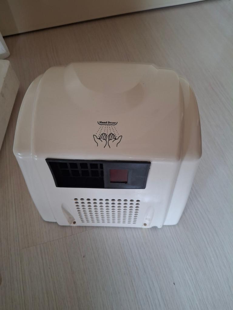 Hand dryer (automatische handdroger) nieuw in doos, Doe-het-zelf en Verbouw, Sanitair, Ophalen of Verzenden, Nieuw