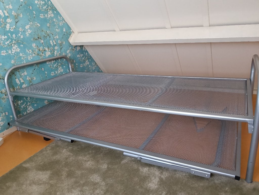 1 persoonsbed 90x200 + smetteloze matras, Ophalen, 90 cm, Eenpersoons, Zo goed als nieuw