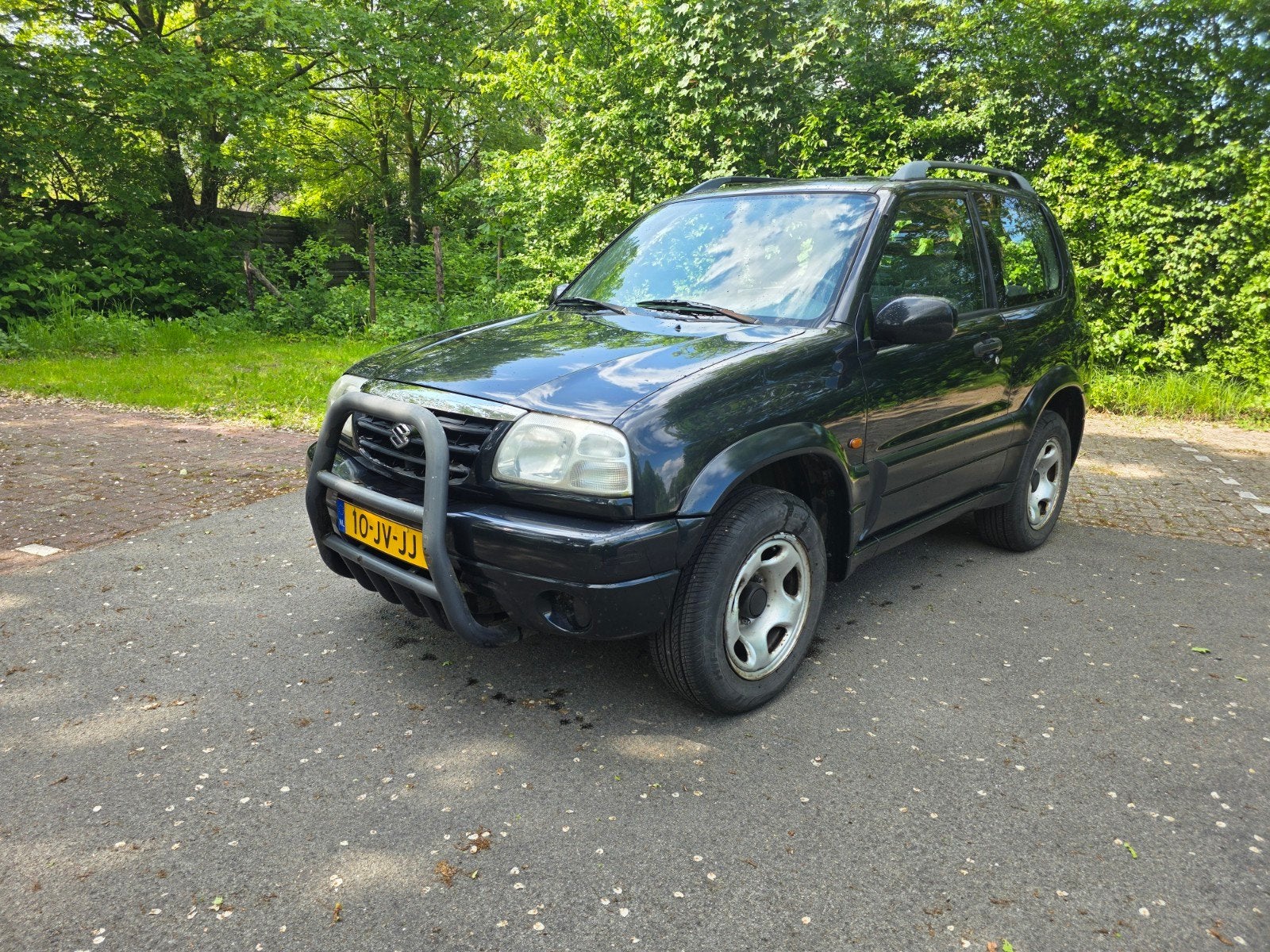 SUZUKI GRAND VITARA 1.6 4X4 METAL TOP WIDE BODY BJ 2002 km n, Auto's, Opel, Stof, 1139 kg, Zwart, 4 cilinders