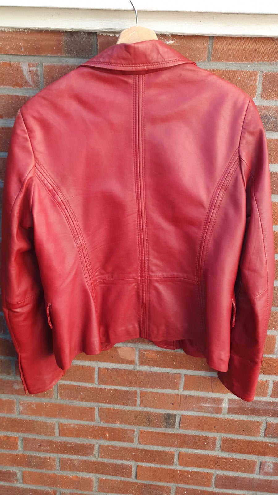 leuke bordeaux kleurige jas, echt leer maat 42 merk Arma, Ophalen, Maat 42/44 (L), Arma woman, Gedragen