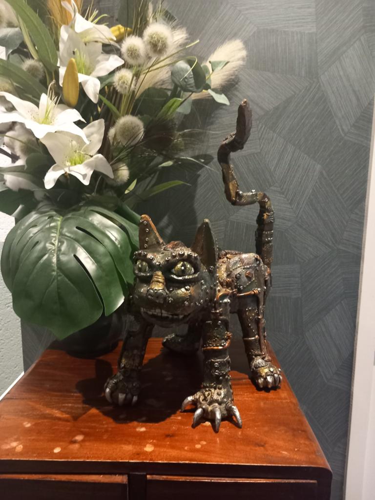 Unieke Steampunk Kat - Handgemaakt van Papier-maché & Klei, Ophalen, Handgemaakt, Zoogdier, 20 - 50 cm