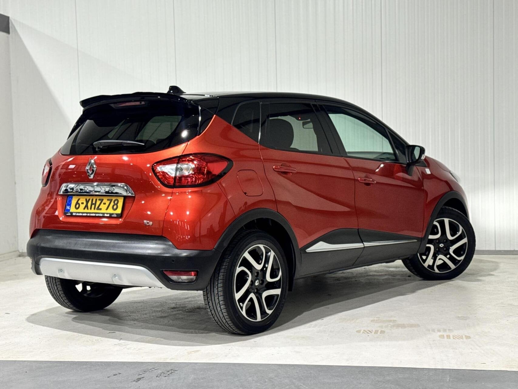 Renault Captur 1.2 TCe Helly Hansen|KEYLESS|CAMERA|CRUISE, Euro 5, 4 cilinders, Met garantie (alle), Origineel Nederlands
