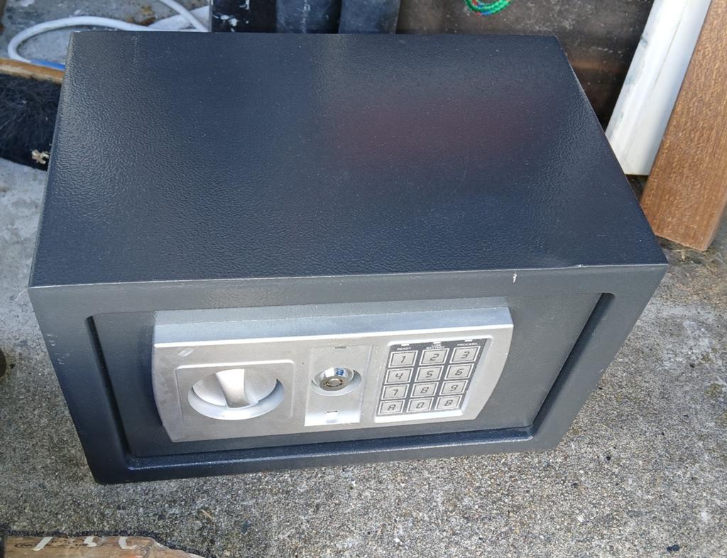 Kluis safe locker kluisje met sleutel en pincode, Huis en Inrichting, Kasten | Lockerkasten, Gebruikt, Ophalen of Verzenden