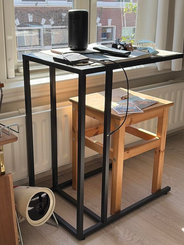 IKEA laptoptafel zwart - Compact en stijlvol, Computers en Software, Laptoptafels, Gebruikt, Ophalen