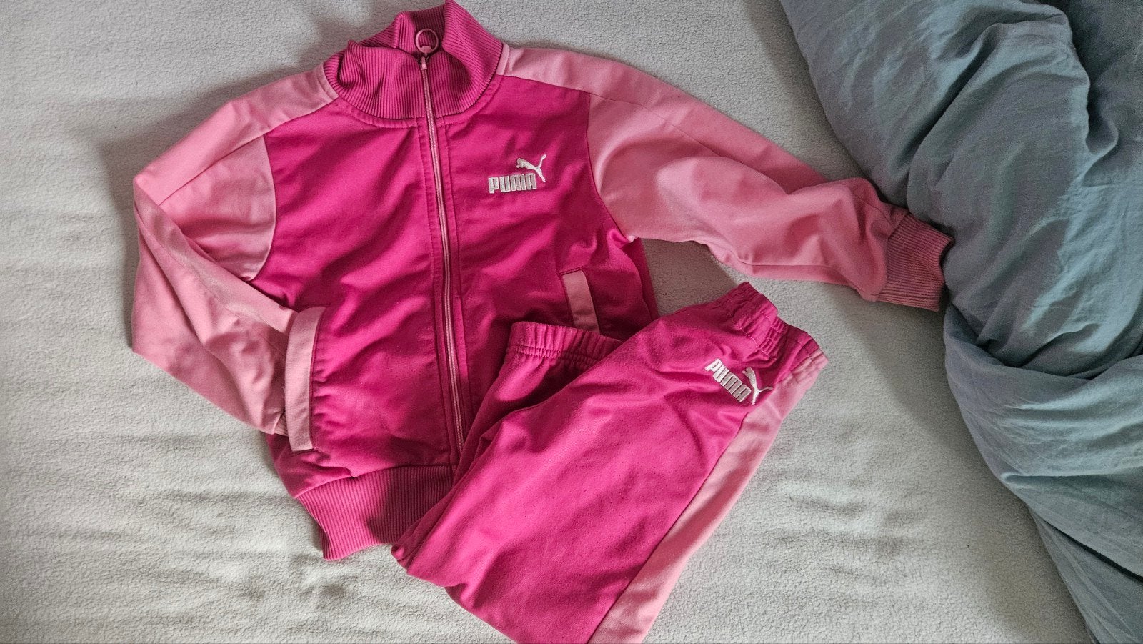 Puma trainingspak roze voor meisjes - maat 98, Kinderen en Baby's, Kinderkleding | Maat 98, Meisje, Puma, Ophalen of Verzenden