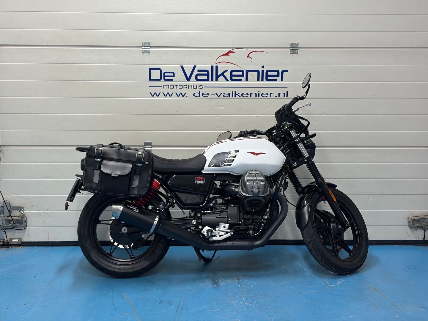 MOTO GUZZI V 7 STONE (bj 2024), Motoren, Bedrijf, Onbekend, Sport, MOTO GUZZI