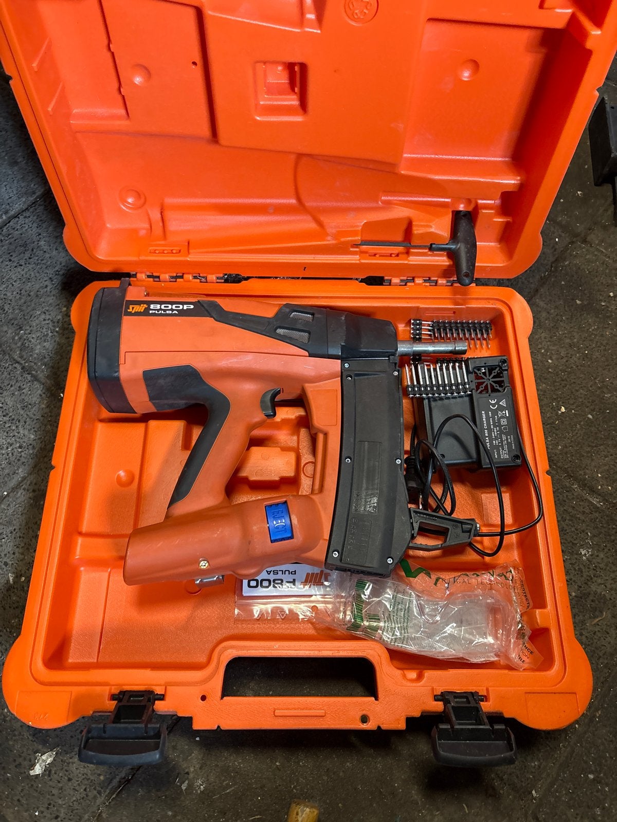 Nieuwe Spit Pulsa 800 spijkerpistool met koffer, Doe-het-zelf en Verbouw, Ophalen of Verzenden, Nieuw, Overige typen