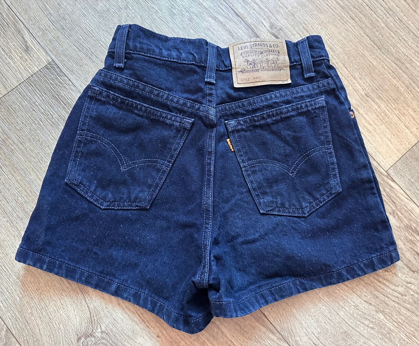 Vintage mom shorts Levis 912 orange tab mom shorts XS/34, Ophalen of Verzenden, Zo goed als nieuw, Blauw, W27 (confectie 34) of kleiner