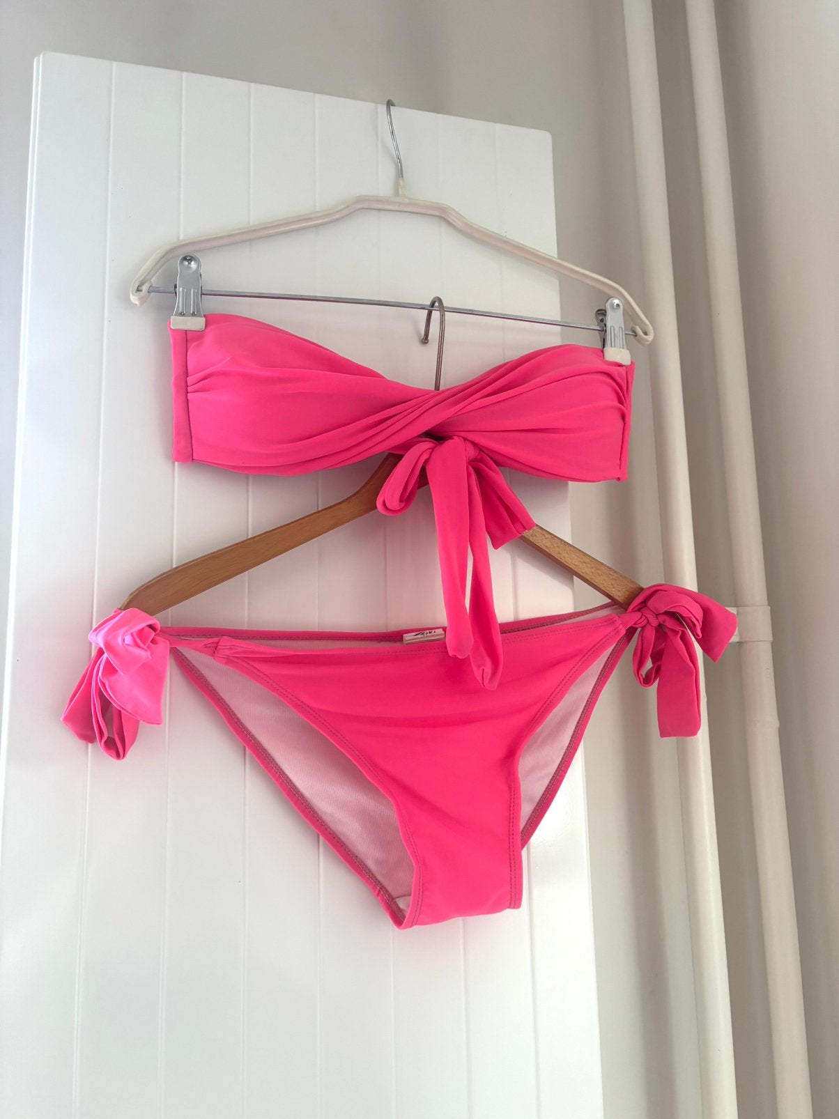 Ziki bandeau bikini – felroze – maat M zomer strand set, Kleding | Dames, Badmode en Zwemkleding, Zo goed als nieuw, Bikini, Roze