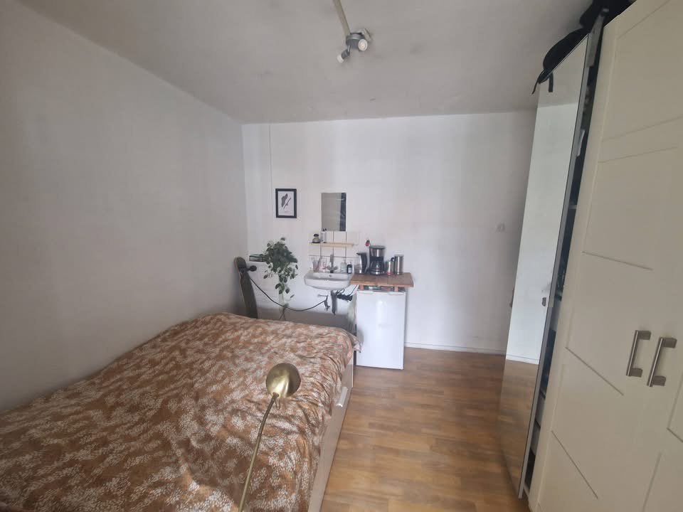 Room in MEROVINGENSTRAAT, Huizen en Kamers