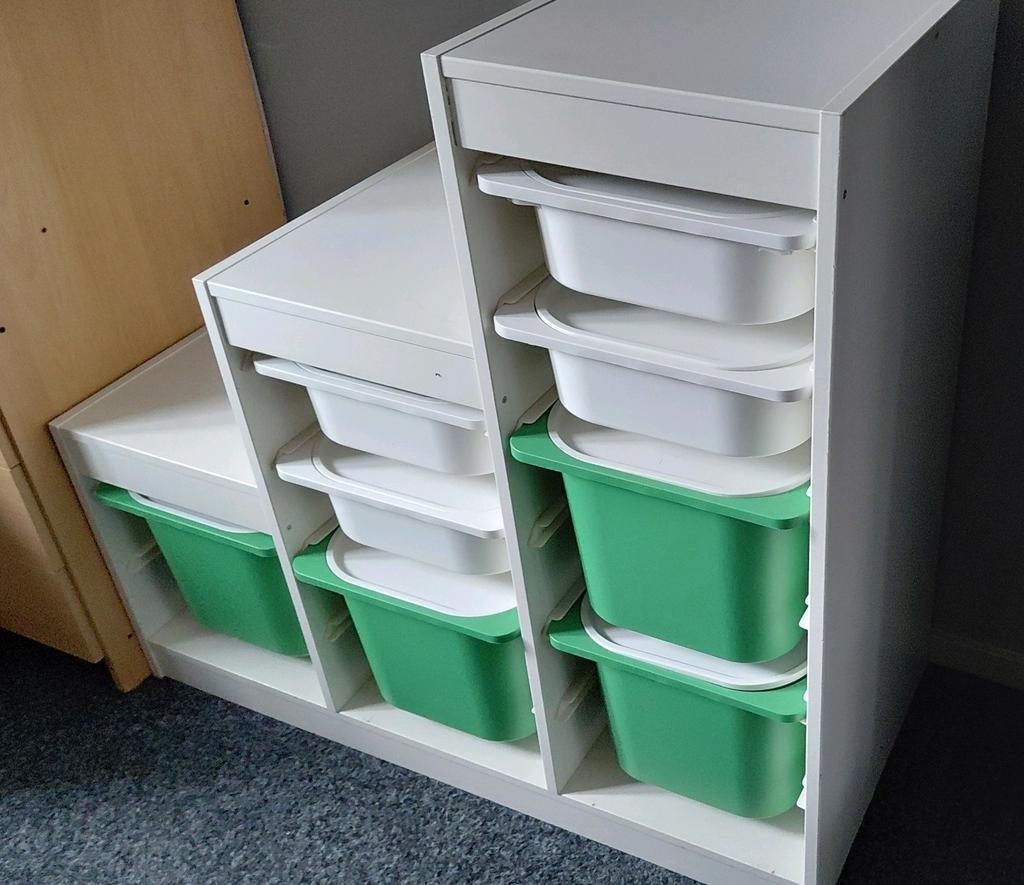 Speelgoed kast, Ophalen