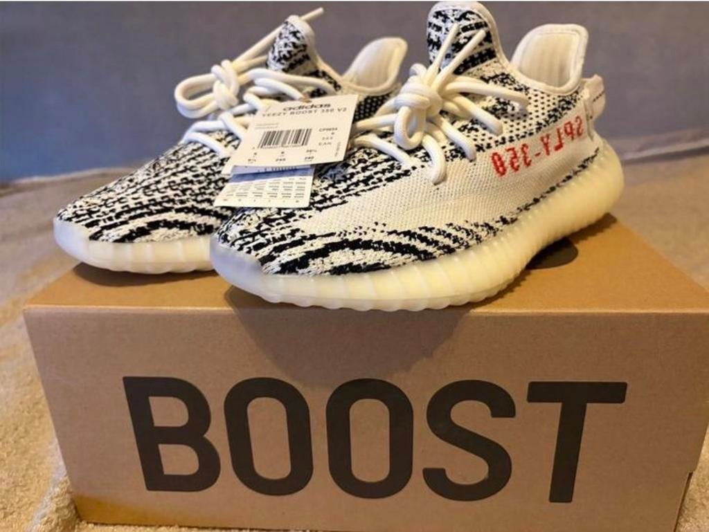 Adidas Yeezy Boost 350 V2 Zebra - Maat 39, Ophalen of Verzenden, Nieuw, Wit, Sneakers of Gympen