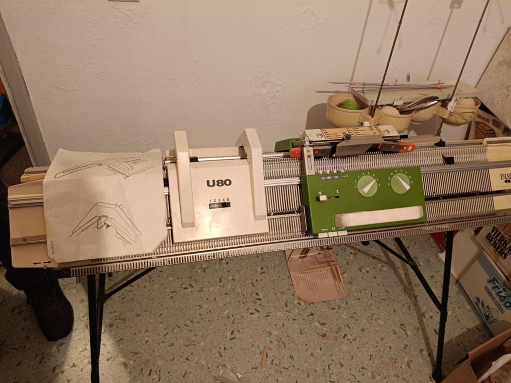 Breimachine Passap dubbelbed . Ponskaart houder., Hobby en Vrije tijd, Breien en Haken, Ophalen