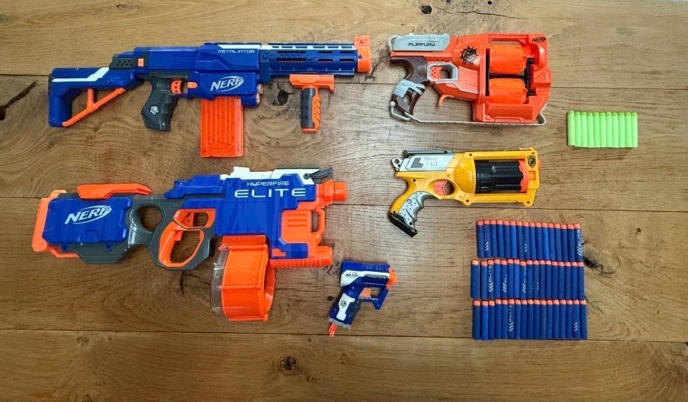 Nerf geweren en kogels - Elektrisch en handmatig, Ophalen, Zo goed als nieuw, Jongen of Meisje
