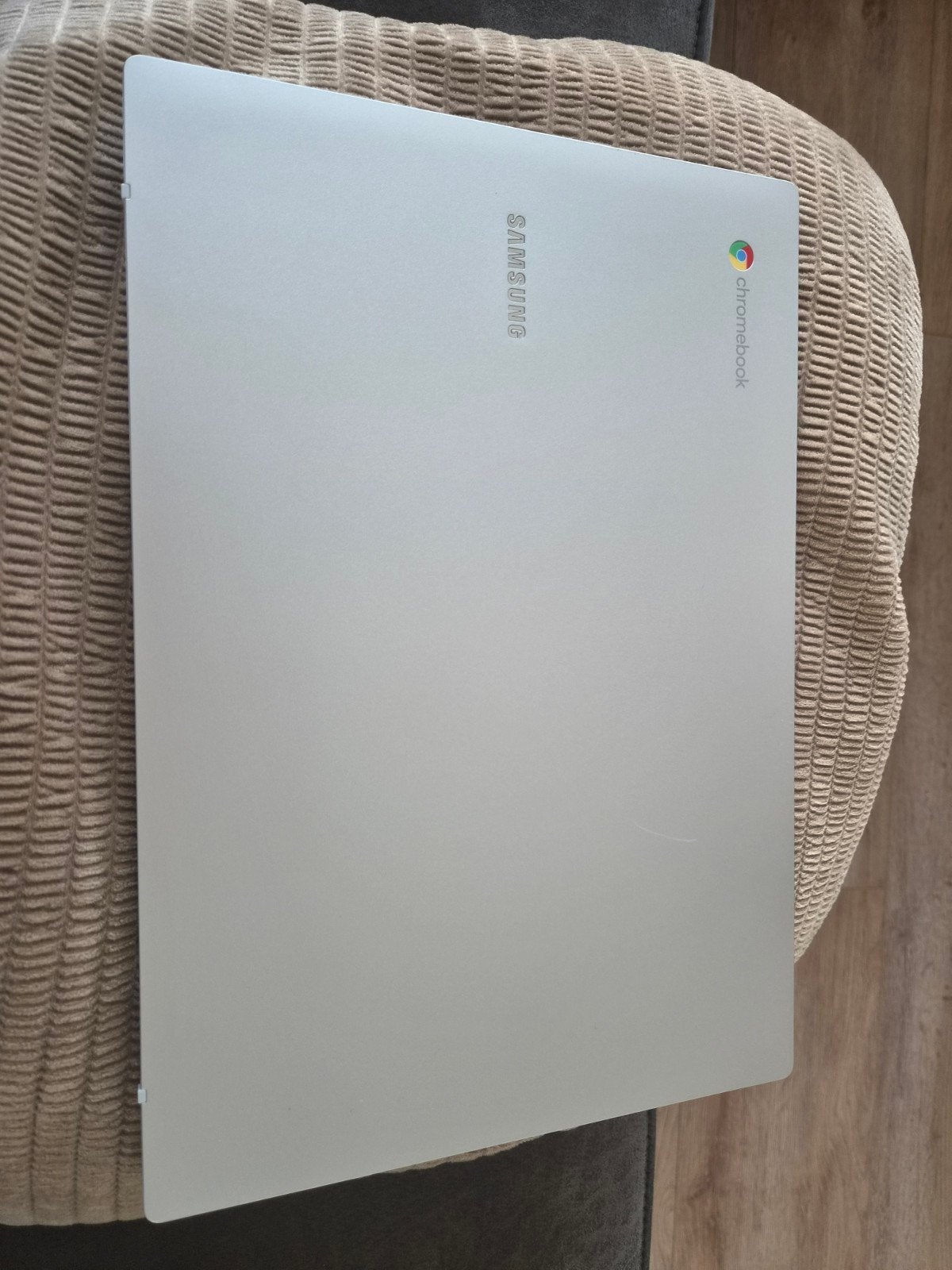 Chromebook - Nooit gebruikt, lichte kras, met oplader, Ophalen