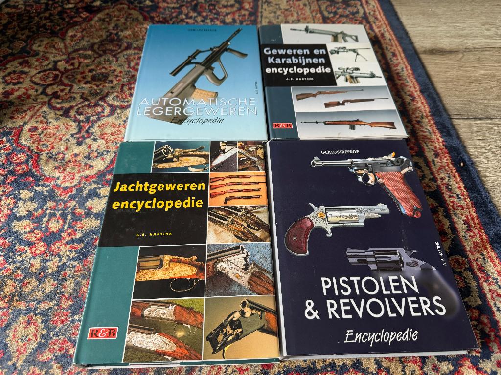 Automatische Legergeweren. Geweren en Karabijnen. Jachtgewer, Niet van toepassing, Ophalen of Verzenden, Zo goed als nieuw, Overige onderwerpen
