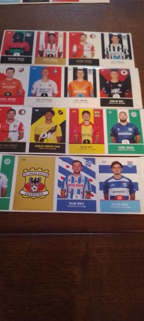 11voetbalplaatjes van de plus, Ophalen of Verzenden, Meerdere plaatjes