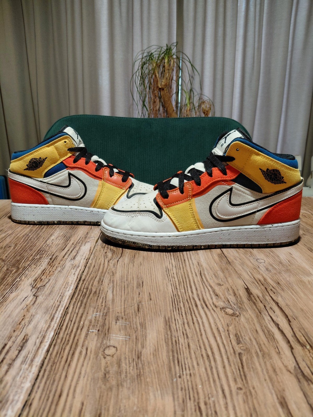 Jordan 1 Mid Special Edition 'Multicolor Canvas' Size 38,5, Kleding | Dames, Schoenen, Overige kleuren, Ophalen of Verzenden, Sneakers of Gympen
