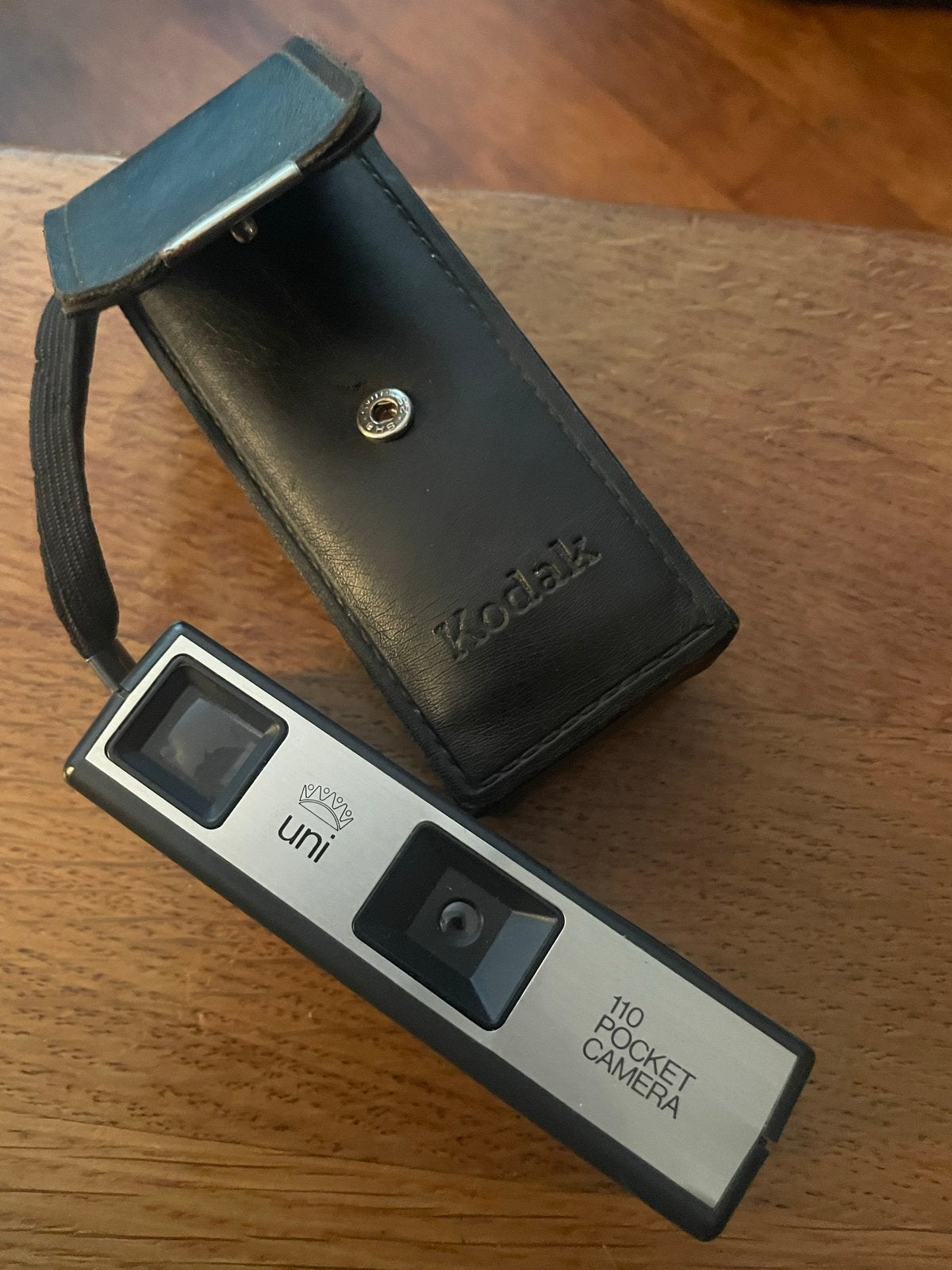 Vintage Uni 110 Pocket Camera met Kodak hoesje, Ophalen of Verzenden, Gebruikt, Compact, Overige Merken