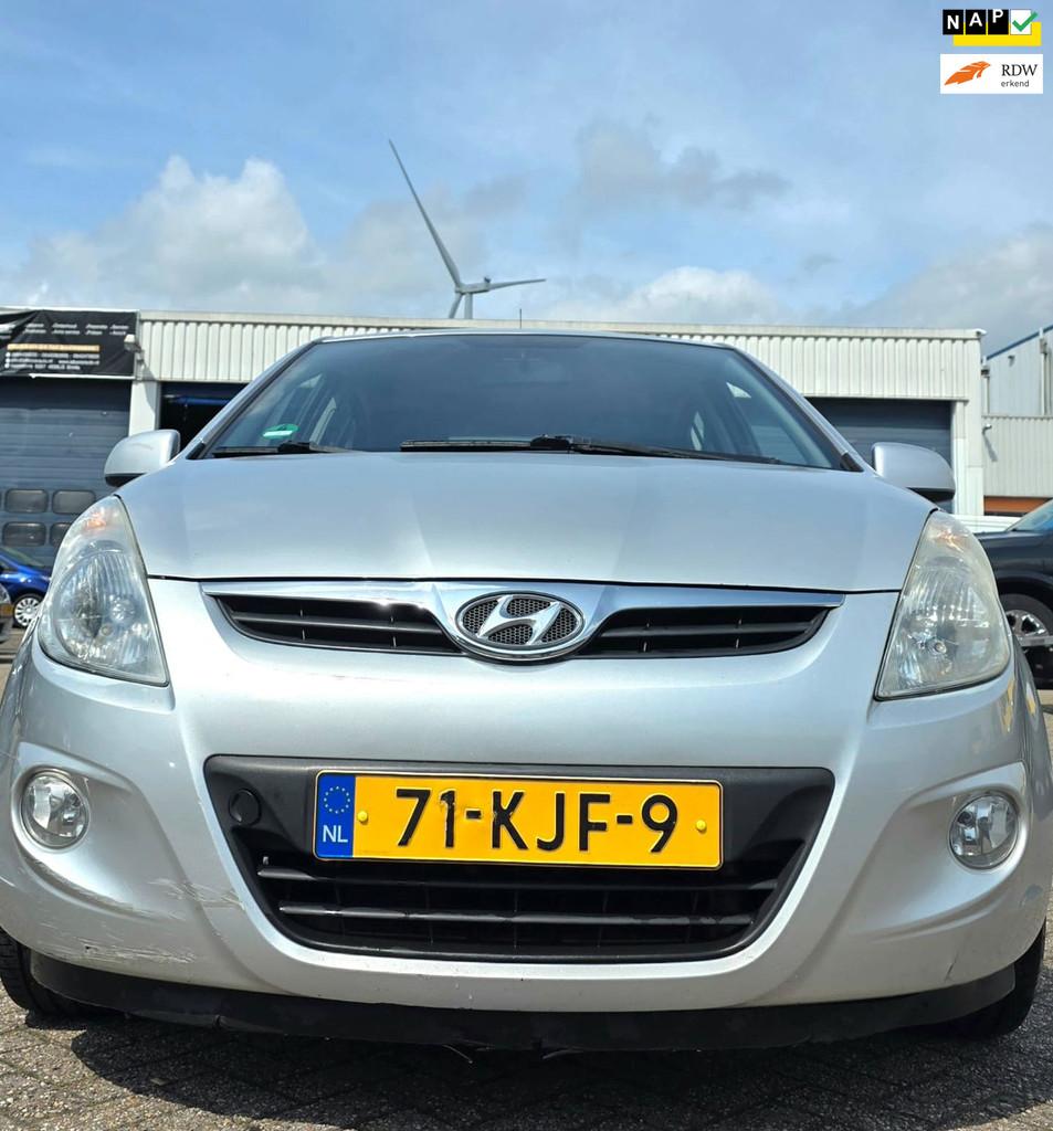 Hyundai I20 1.4i DynamicVersion, Auto's, Hyundai, Voorwielaandrijving, 4 cilinders, 1396 cc, Bedrijf