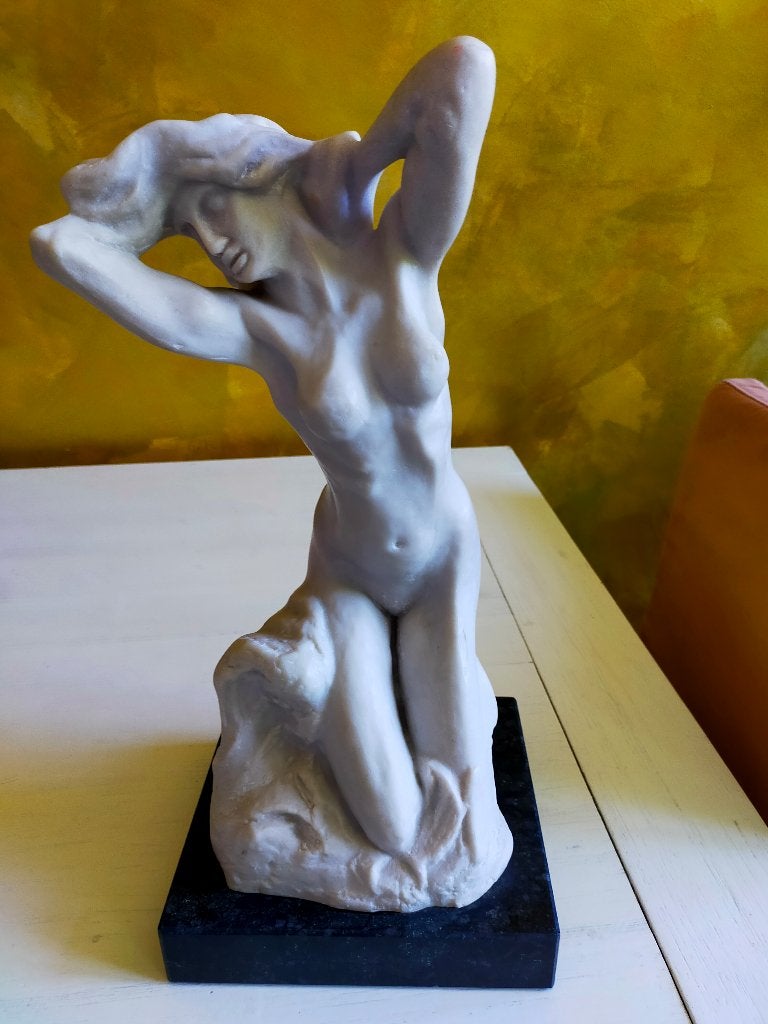 MOOI BEELD VAN A RODIN REPLICA, Ophalen of Verzenden, 20 - 50 cm, Wit, Overige materialen