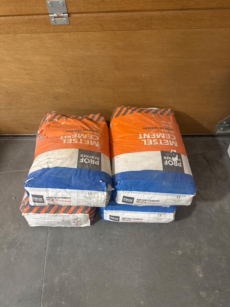 4 zakken Metselcement MC 12,5 (25 kg) - Gratis af te halen, Ophalen of Verzenden, Nieuw, Beton