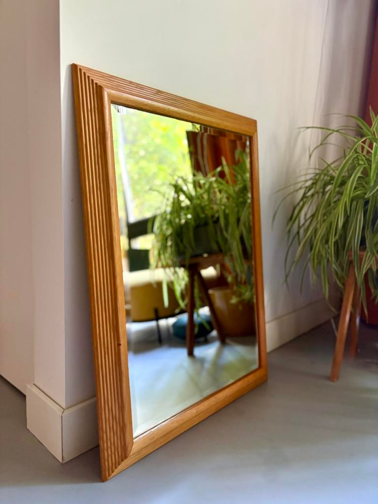 Mooie grote vintage grenenhouten spiegel, Huis en Inrichting, Woonaccessoires | Spiegels, Ophalen, Zo goed als nieuw, Minder dan 100 cm