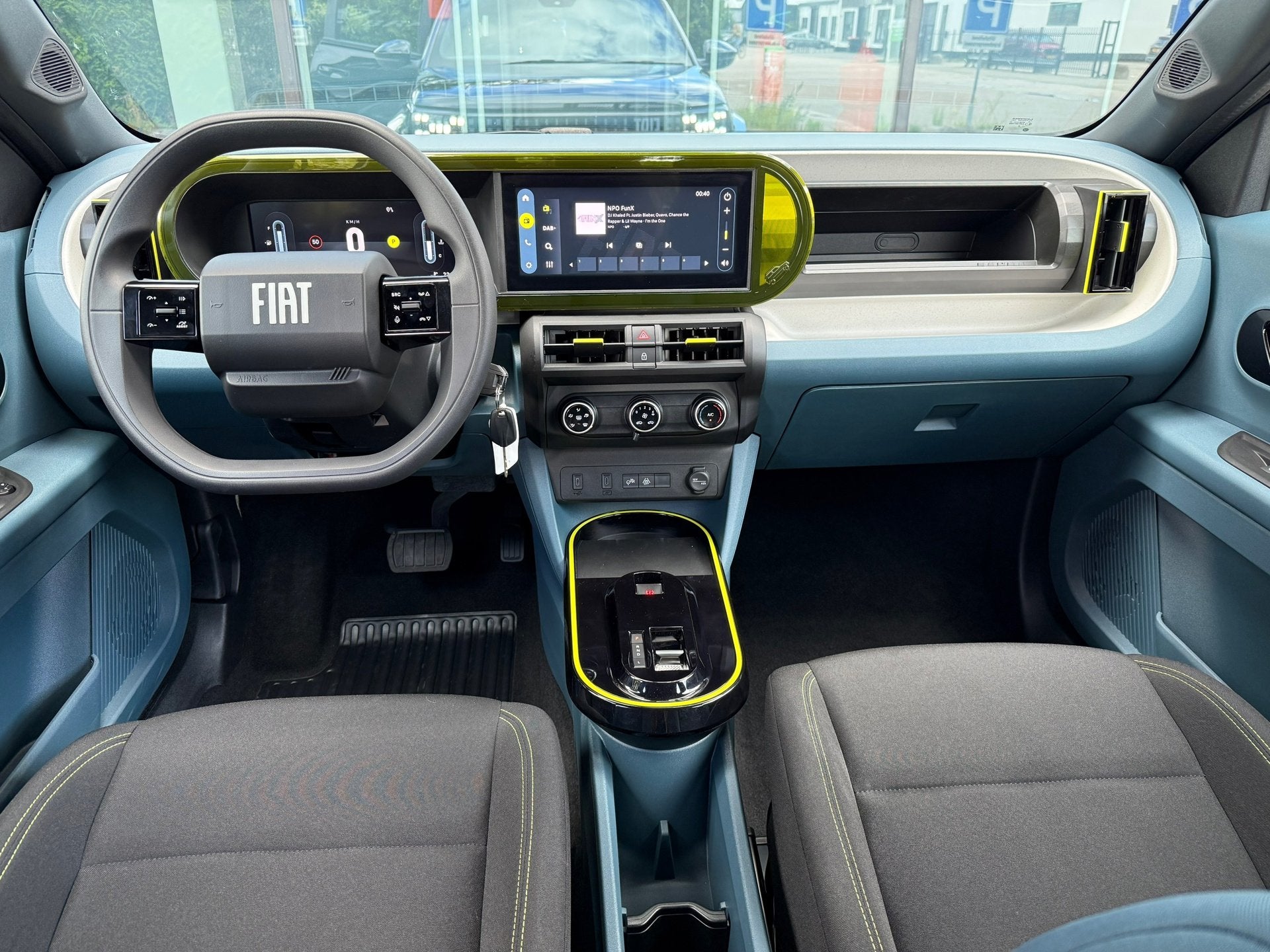 Fiat Grande Panda 1.2 Hybrid ICON - Automaat - Media - Airco, Auto's, Dealer onderhouden, Zwart, Origineel Nederlands, Bedrijf