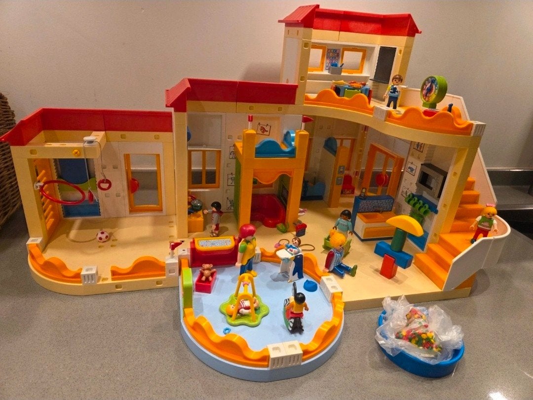 Playmobil Kinderdagverblijf 5567 met doos incl 2 x uitbreidi, Kinderen en Baby's, Gebruikt, Gebouw, Complete set, Ophalen of Verzenden