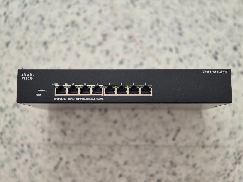 Cisco SF300-08 8-poort 10/100 Managed Switch, Computers en Software, Netwerk switches, Ophalen of Verzenden, Zo goed als nieuw