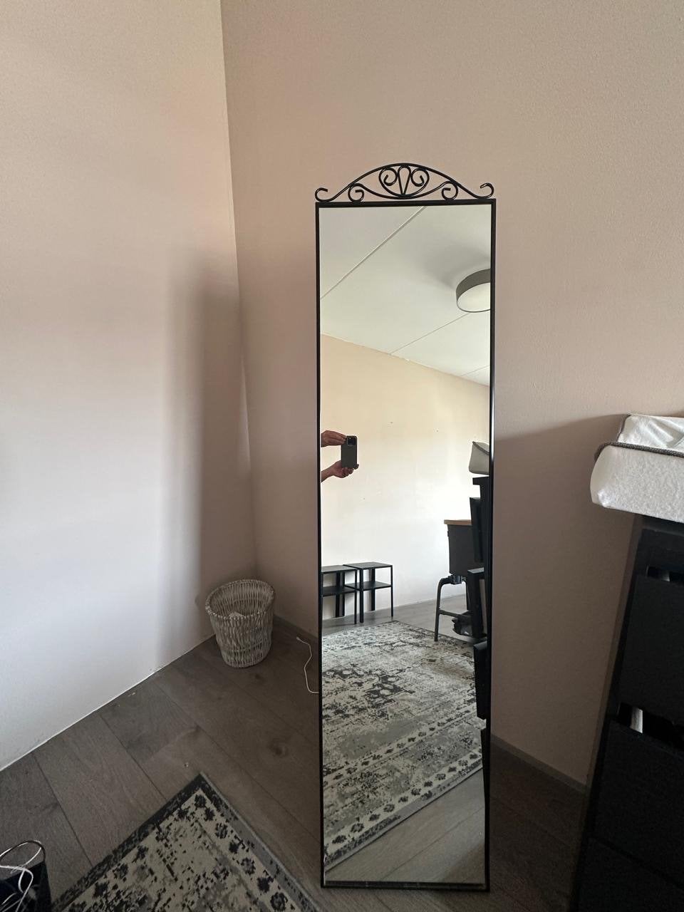IKEA staande spiegel, zwart, 40x167 cm, Huis en Inrichting, Woonaccessoires | Spiegels, Ophalen, Minder dan 50 cm, Gebruikt, 150 tot 200 cm