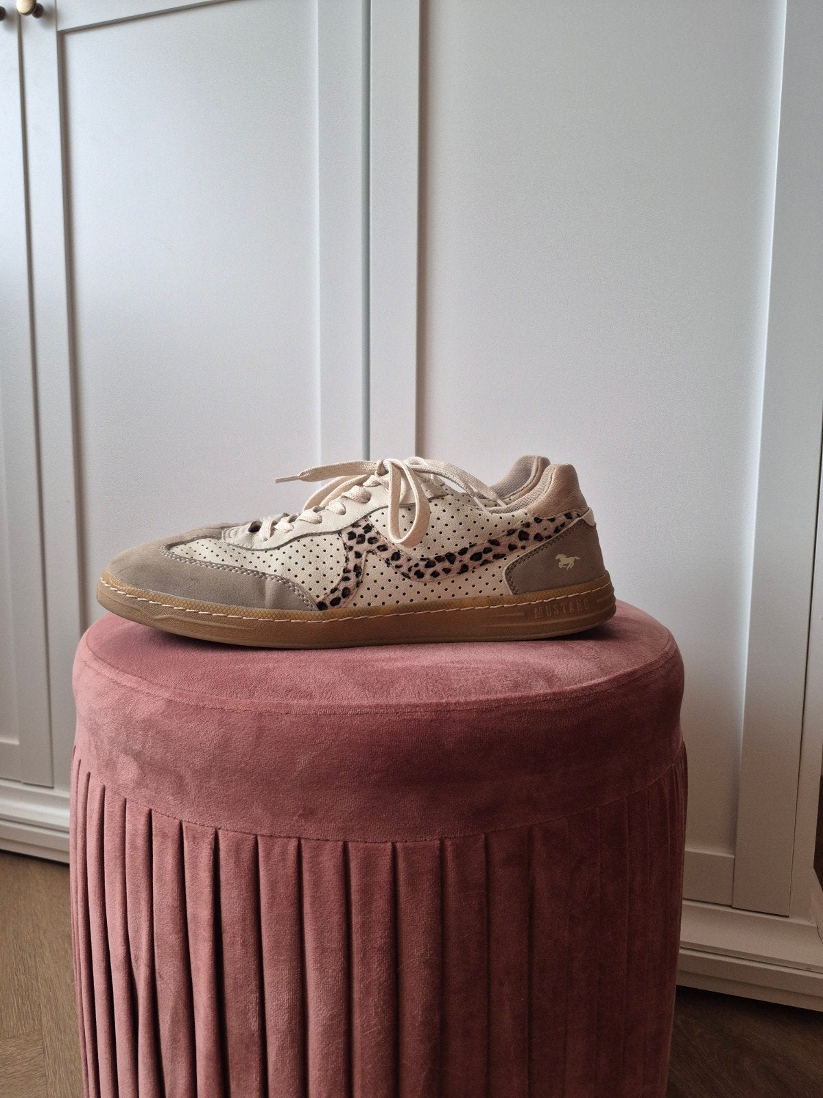 Mustang sneakers maat 45 - Nieuw, Beige, Nieuw, Ophalen of Verzenden, Sneakers of Gympen