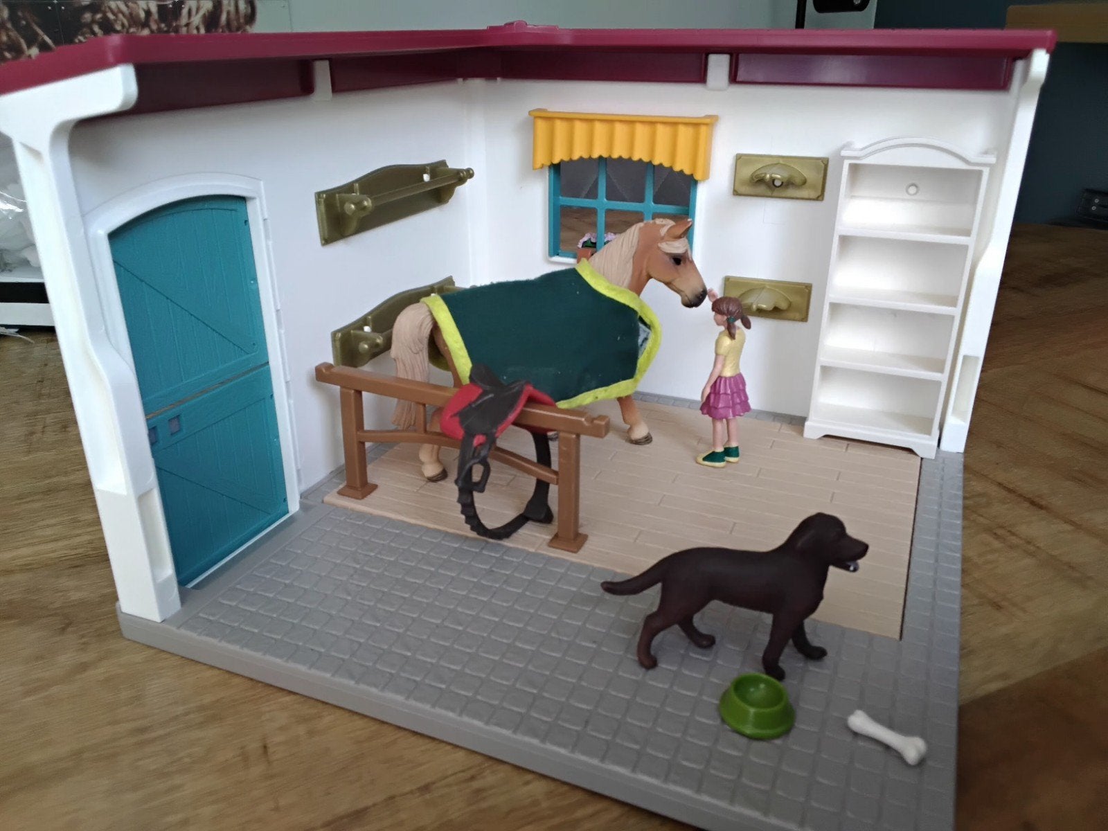 Schleich luxe paardenstal, Verzamelen, Dierenverzamelingen, Ophalen of Verzenden, Zo goed als nieuw, Paard, Beeldje of Figuurtje