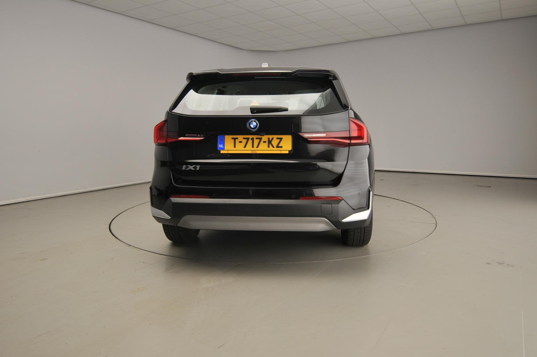 BMW iX1 xDrive30 | LED | Leder | Navigatie | Sportstoelen |, Auto's, BMW, Automaat, Gebruikt, Met garantie (alle), Automatische klimaatregeling