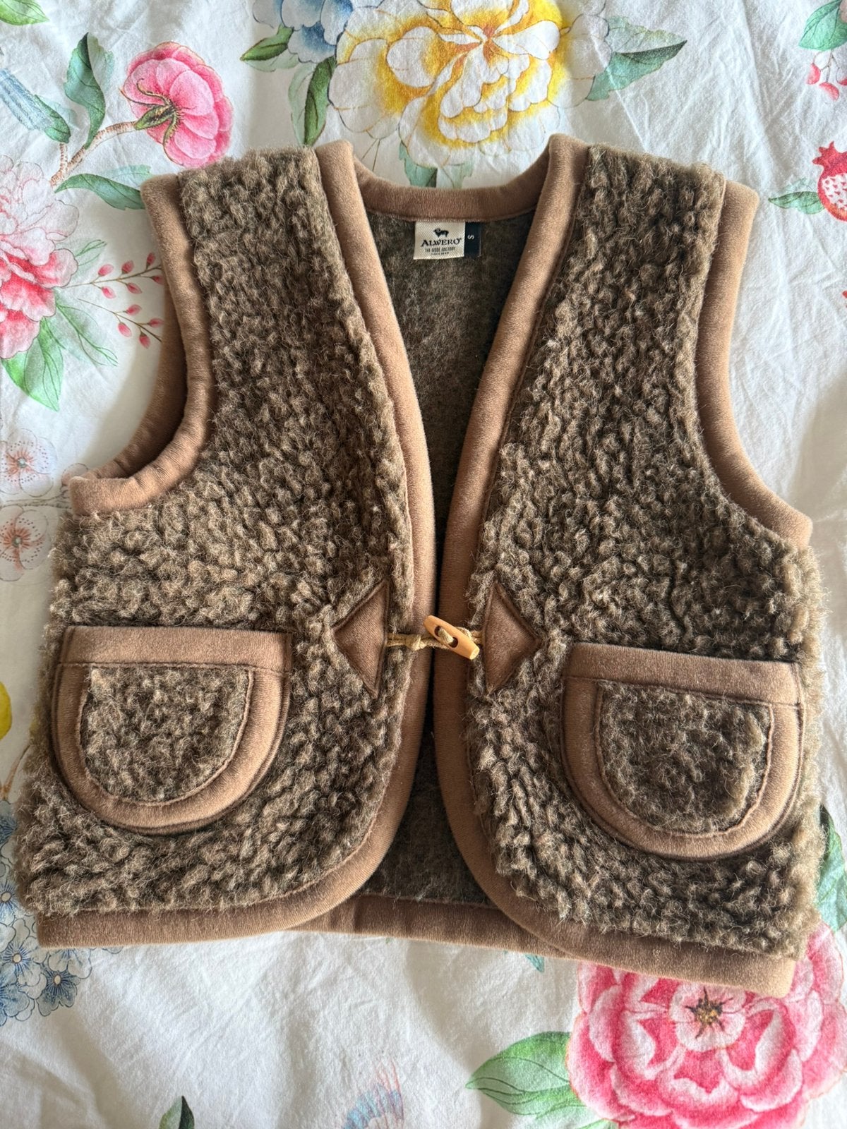 Alwero gilet S donkerbruin, Ophalen of Verzenden, Gebruikt, Jongen of Meisje, Trui of Vest