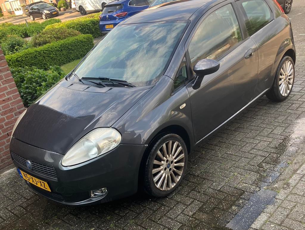 Fiat Punto 1.4 3DR 2007 Grijs, Auto's, Voorwielaandrijving, 40 €/maand, 4 cilinders, Origineel Nederlands