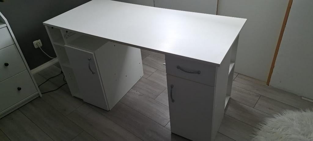 Kinderbureau in goede staat, Ophalen, Zo goed als nieuw