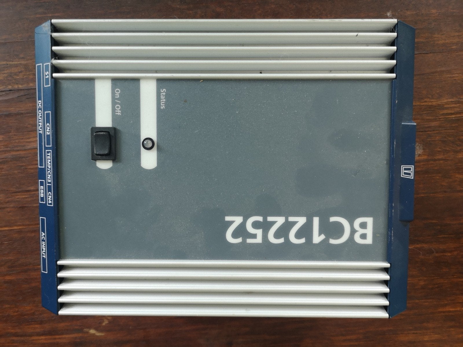 Vetus Acculader BC12252 - 220V naar 12V, 25A, Watersport en Boten, Ophalen of Verzenden, Gebruikt