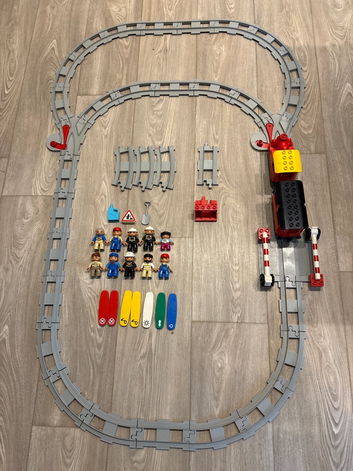 Lego Duplo Trein met poppetjes en rails, Inclusief minifiguren, Gebruikt, Ophalen of Verzenden, Duplo
