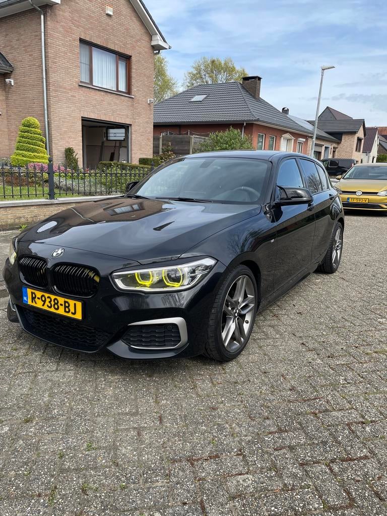 BMW 1-Serie 118i M Sport aut 2018 | M140i Look, 1295 kg, Zwart, 650 kg, Particulier